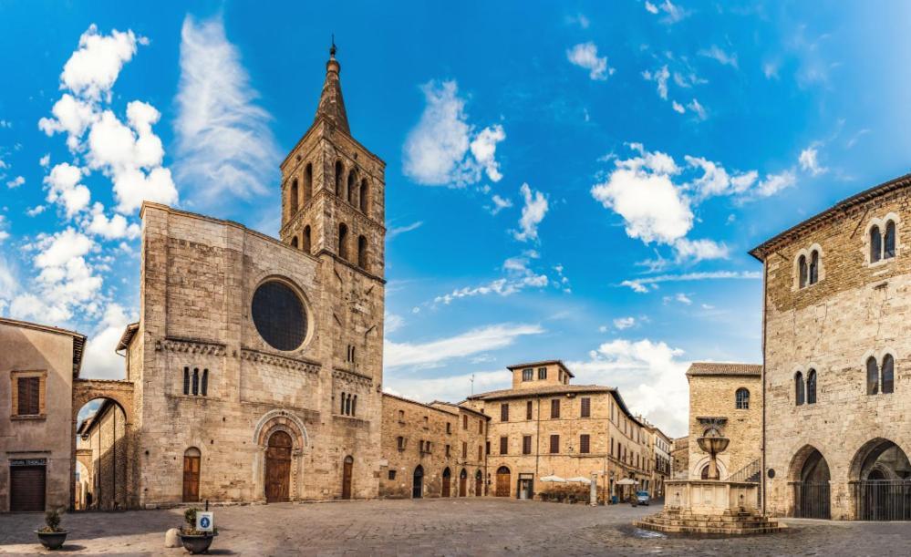 Alloggio Flaminia Con Parcheggio Di Proprieta! Bevagna Eksteriør billede